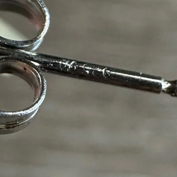 Elegant Silver Pearl Stud Earrings - Picture 6 of 6